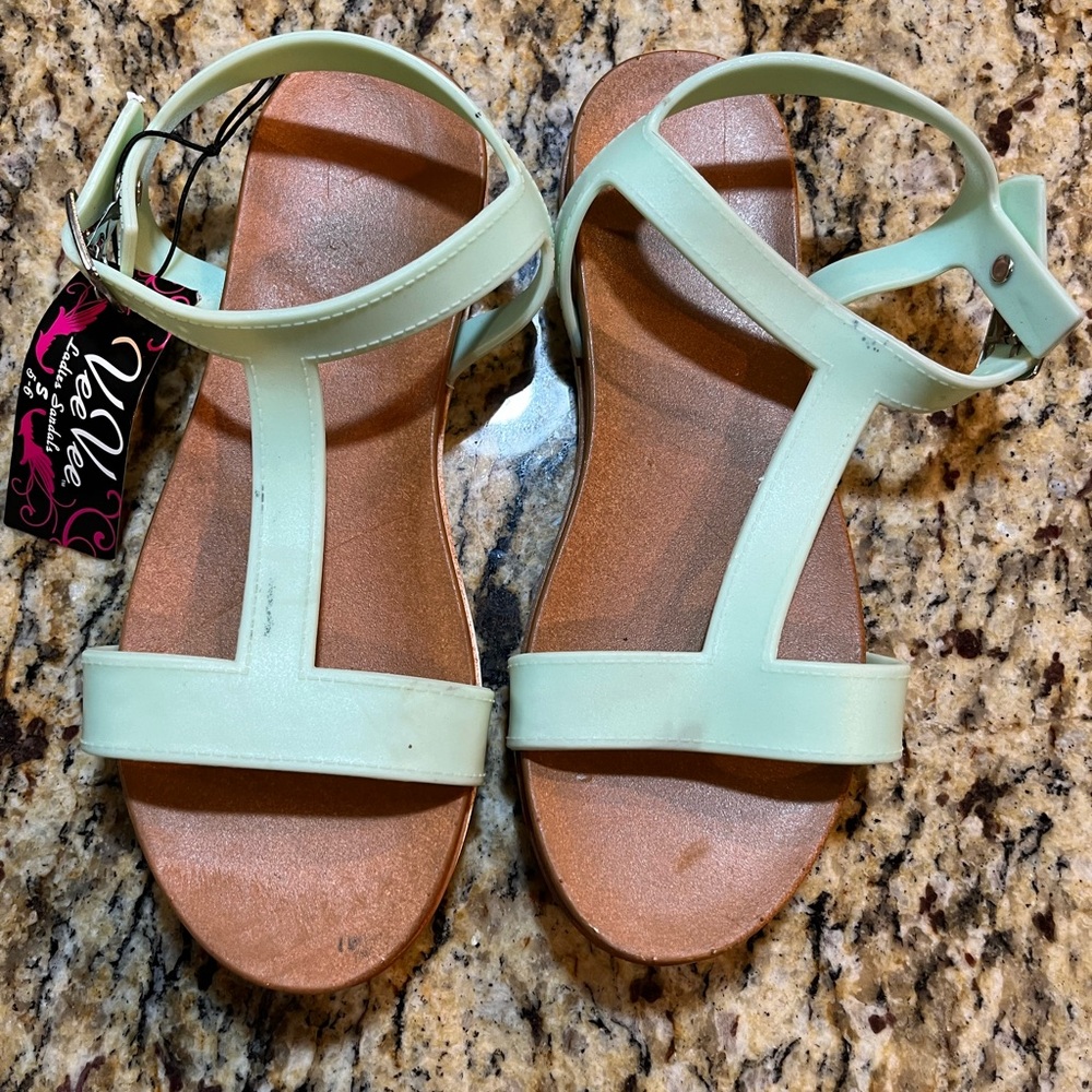 Vee Vee Mint Green Strappy Sandals size 5/6 youth